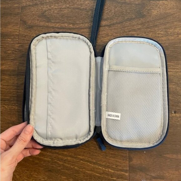 SHEIN Dark Blue Tech Pouch with wristlet strap - Picture 2 of 3